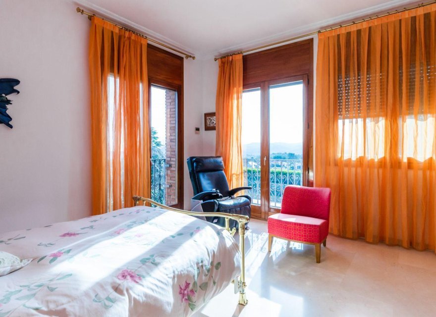 Resale - Villa - Cerdanyola del Valles