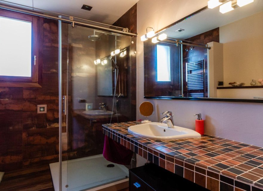 Resale - Villa - Cerdanyola del Valles