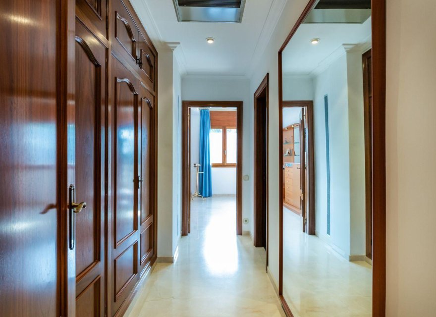 Resale - Villa - Cerdanyola del Valles