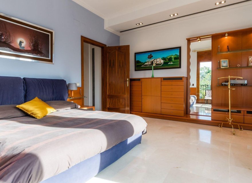 Resale - Villa - Cerdanyola del Valles