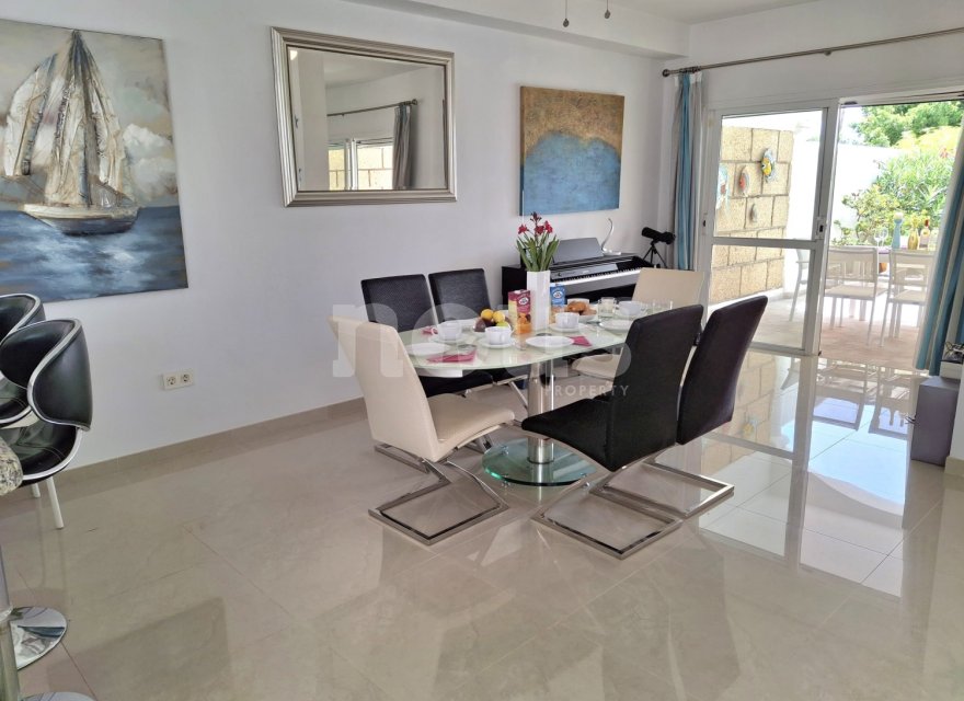 Resale - Villa - Costa Adeje (Golf)