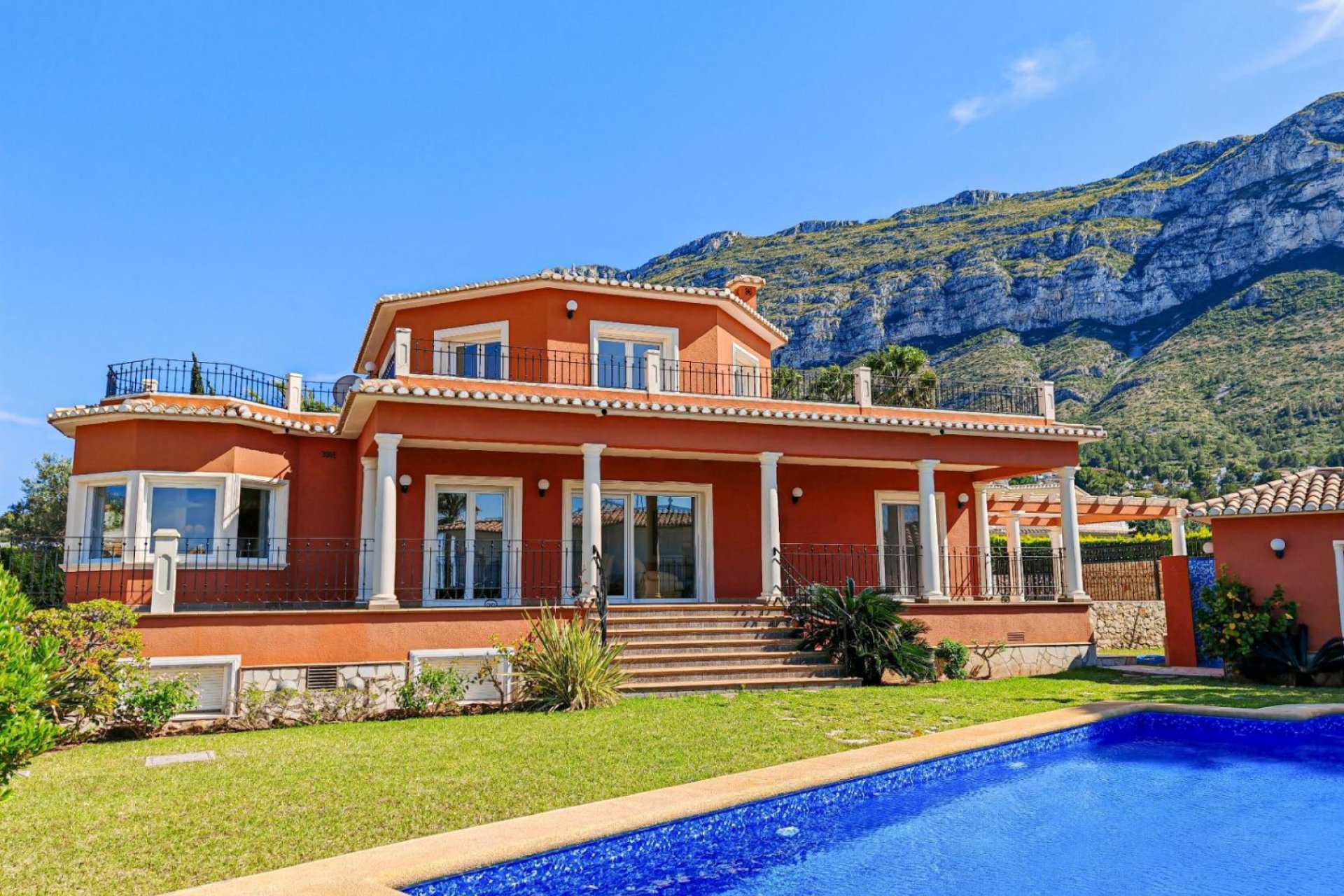 Resale - Villa - Denia - El Montgó