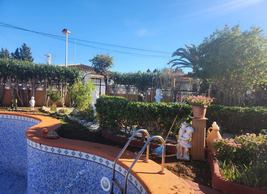 Resale - Villa - Denia - Les Marines