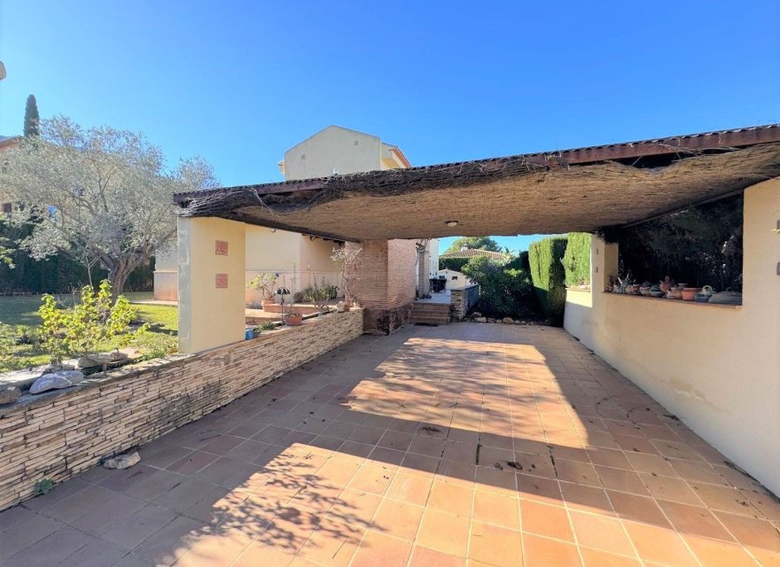 Resale - Villa - Denia