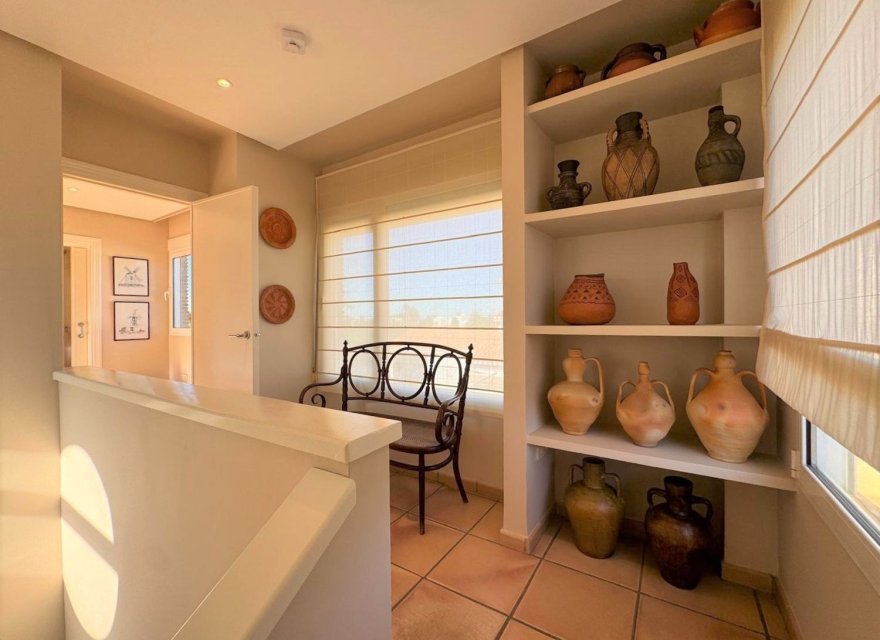 Resale - Villa - Denia