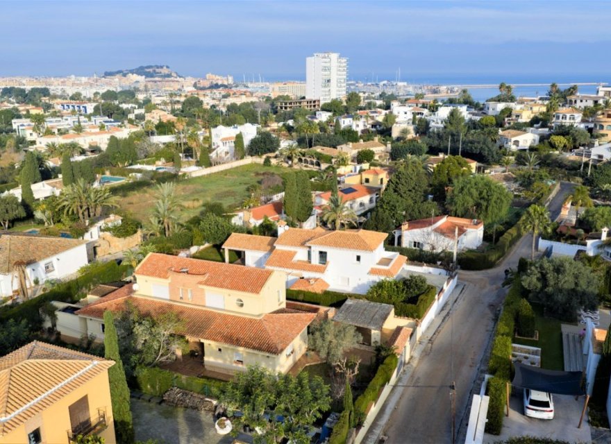 Resale - Villa - Denia
