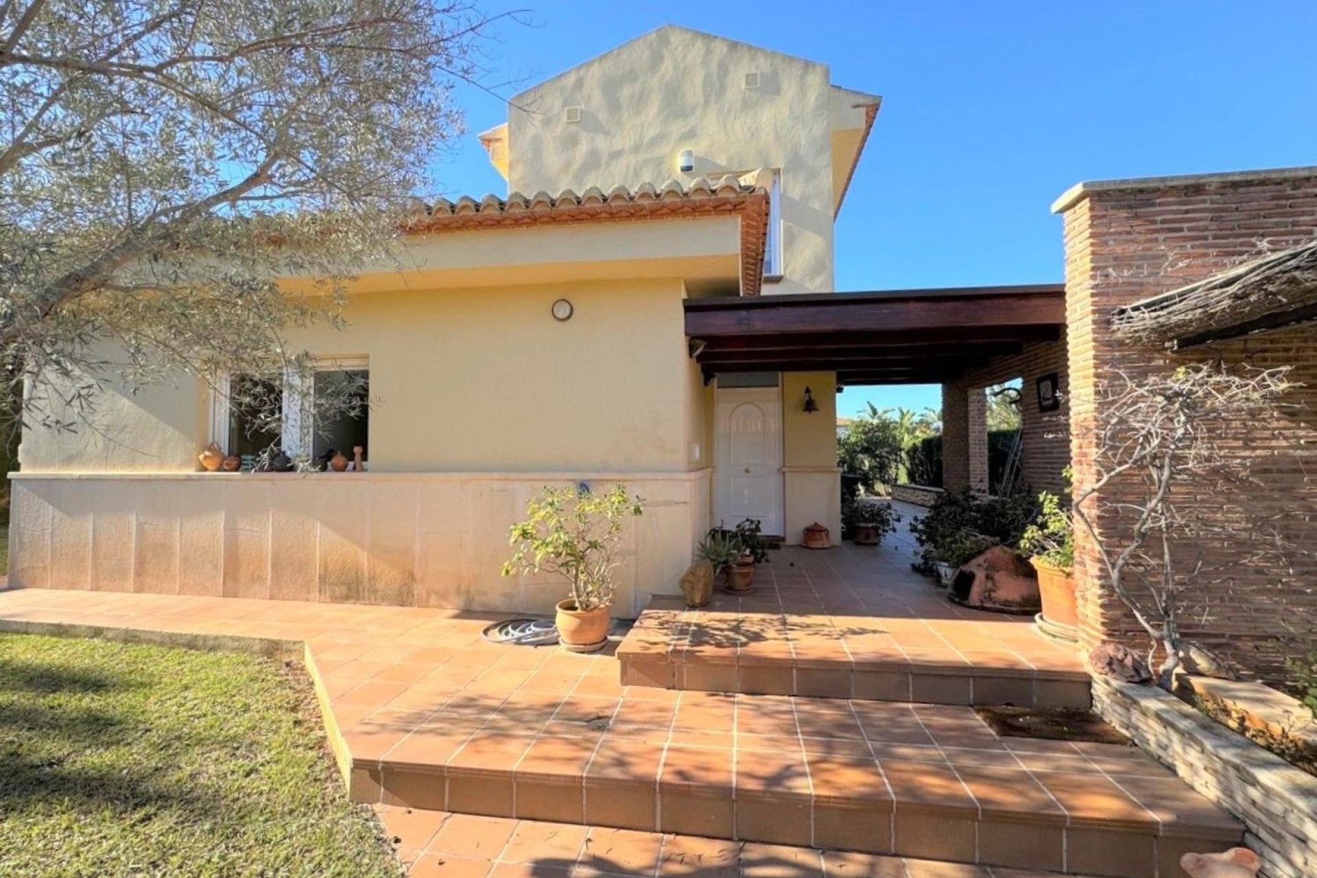 Resale - Villa - Denia