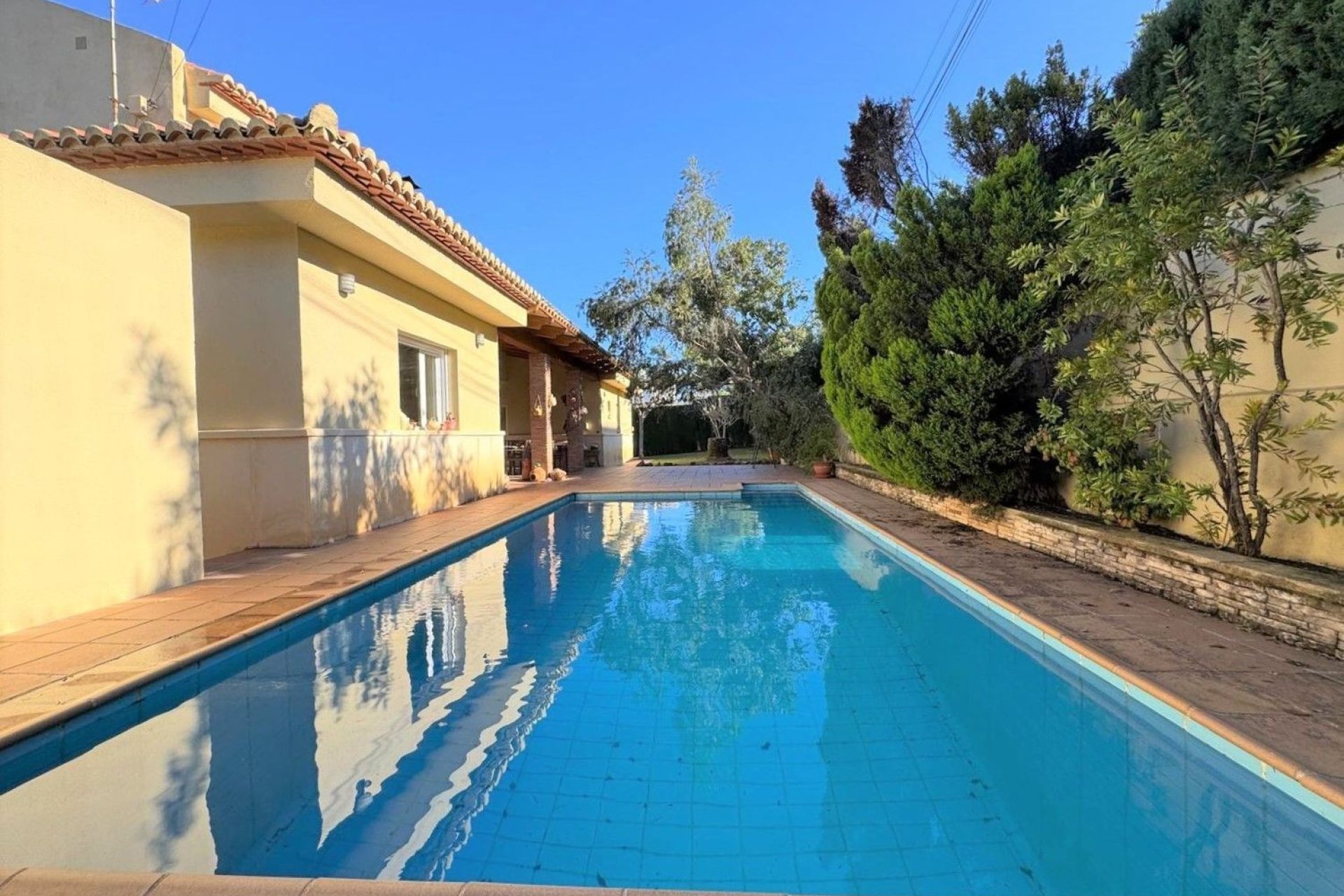 Resale - Villa - Denia