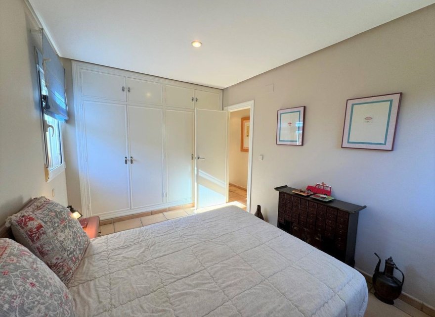 Resale - Villa - Denia