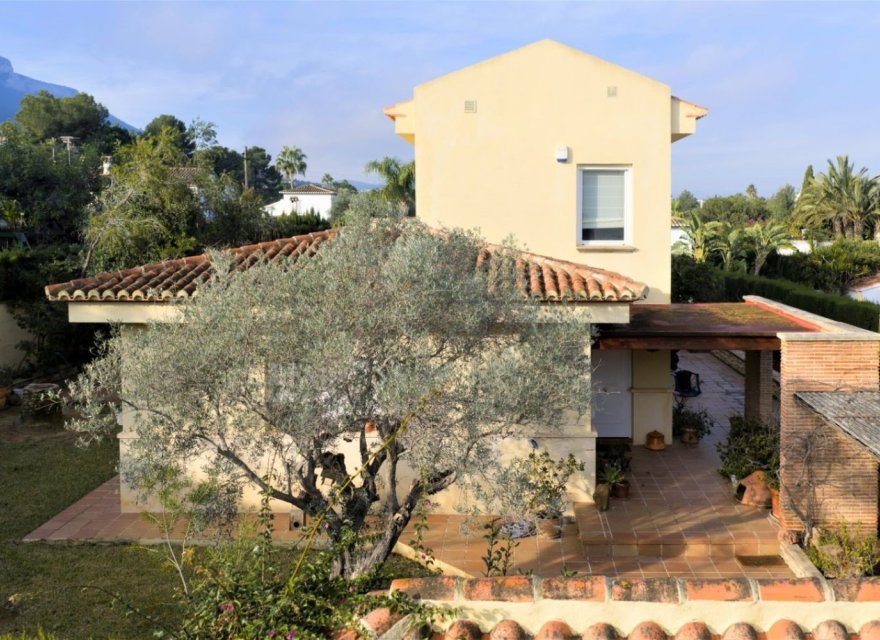 Resale - Villa - Denia