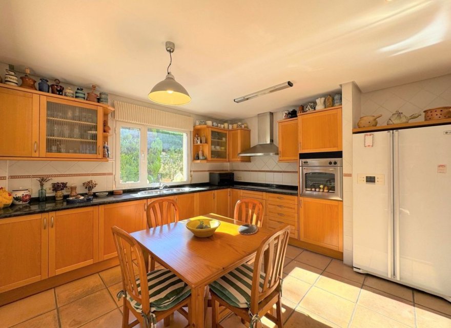 Resale - Villa - Denia