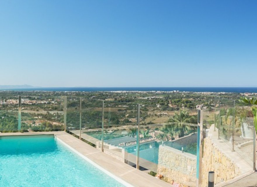 Resale - Villa - Denia