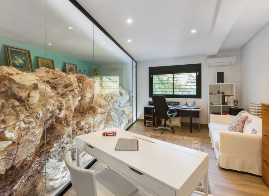 Resale - Villa - Denia