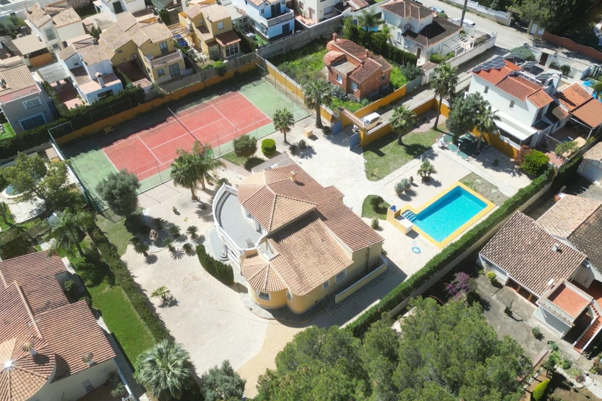 Resale - Villa - Denia