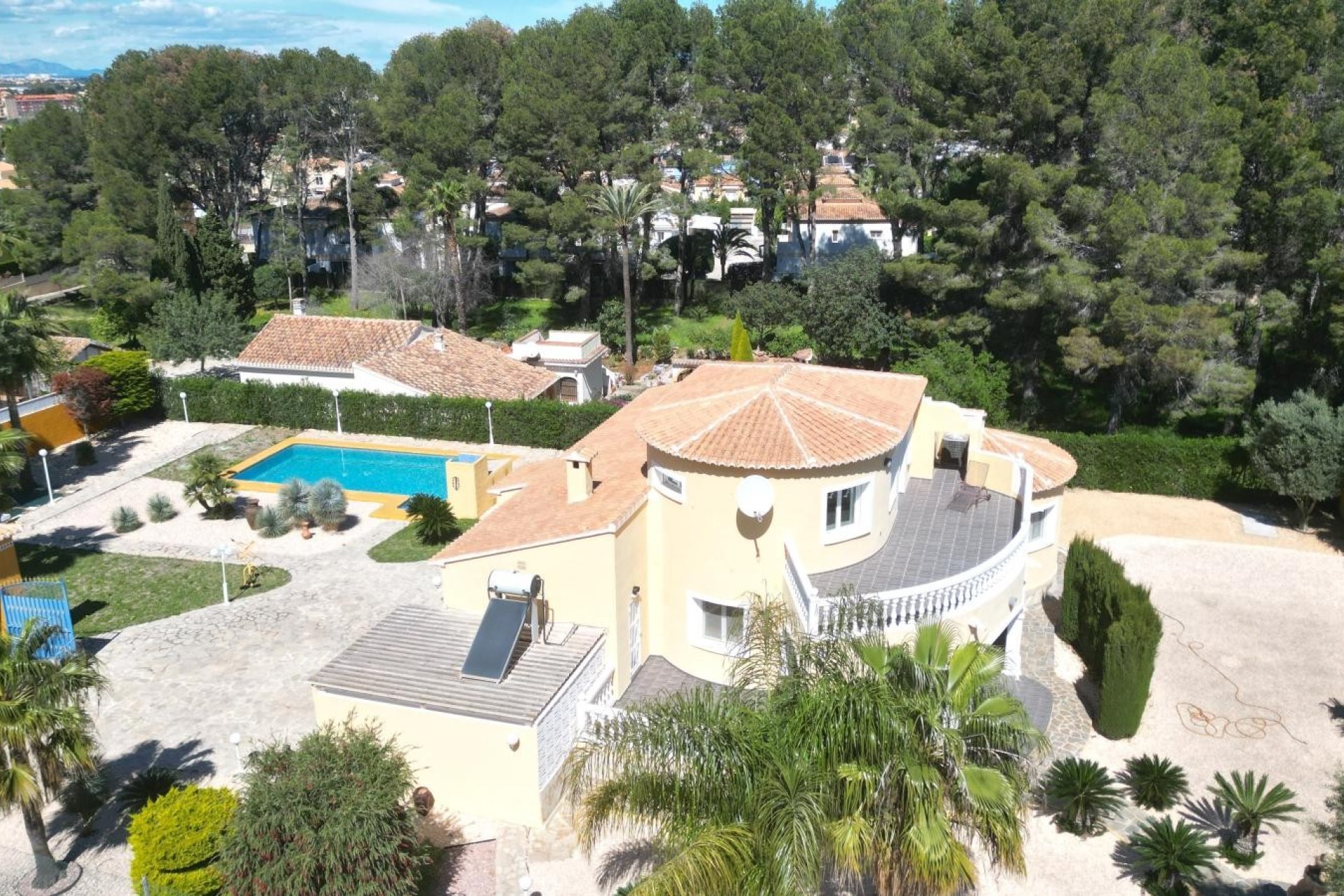 Resale - Villa - Denia
