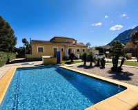 Resale - Villa - Denia