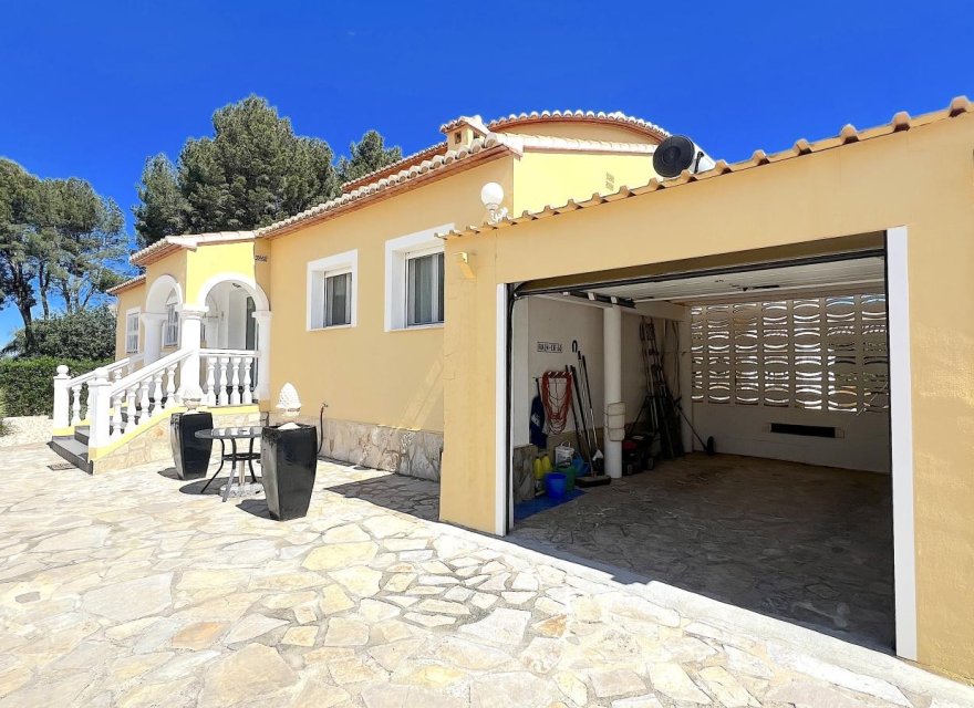 Resale - Villa - Denia