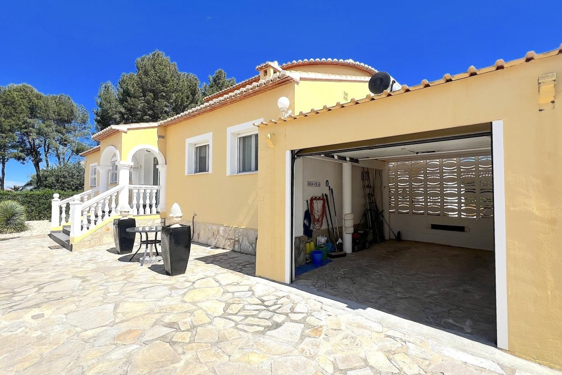 Resale - Villa - Denia