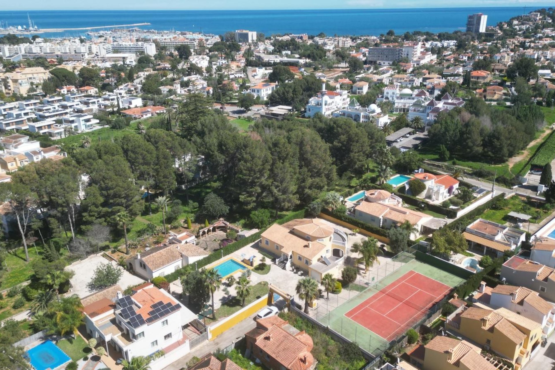 Resale - Villa - Denia