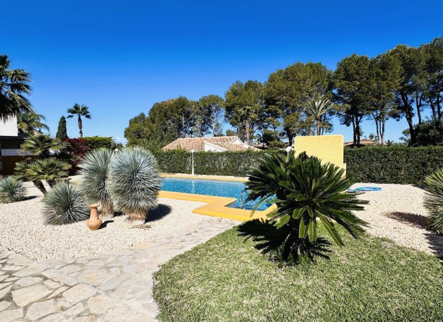 Resale - Villa - Denia