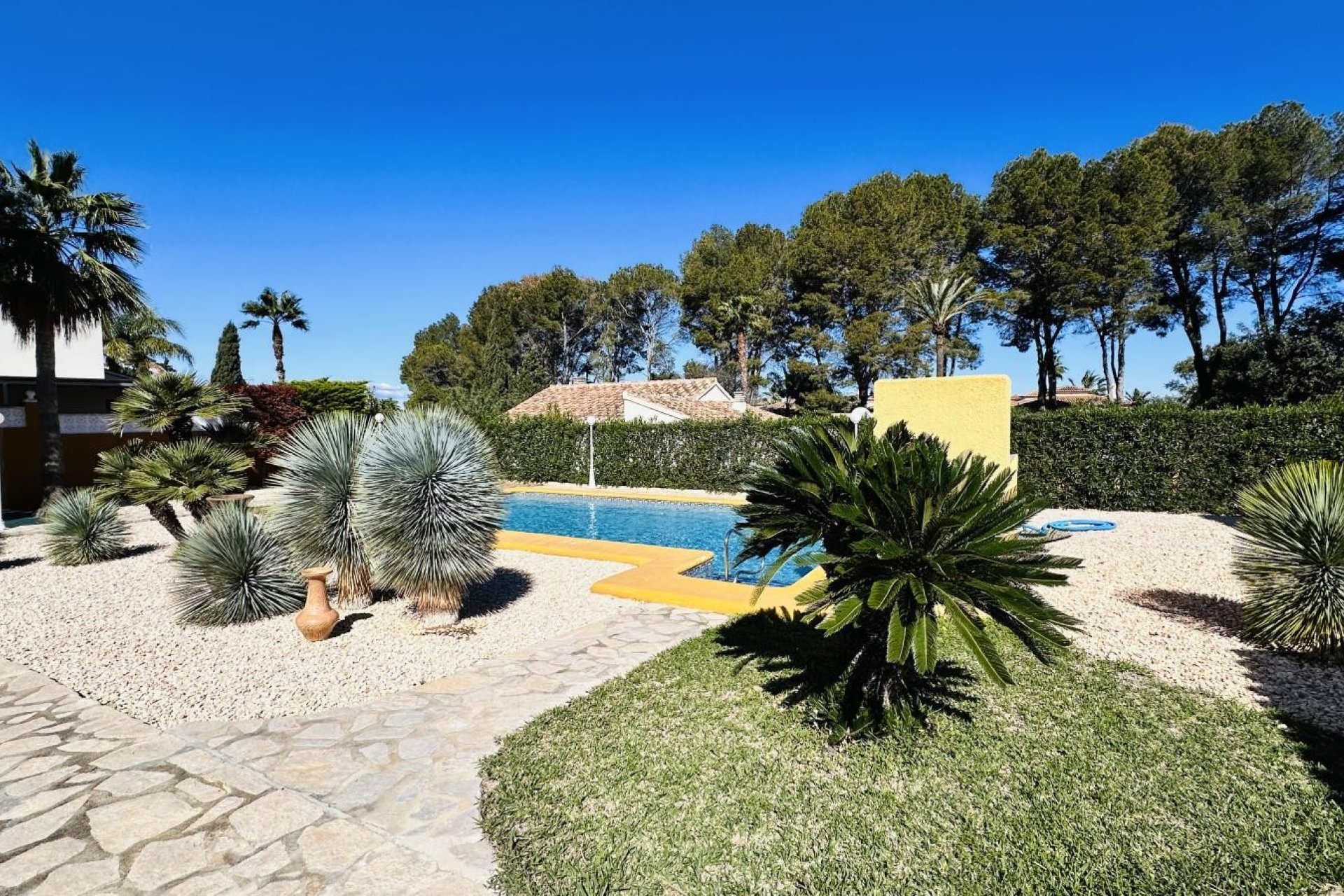 Resale - Villa - Denia