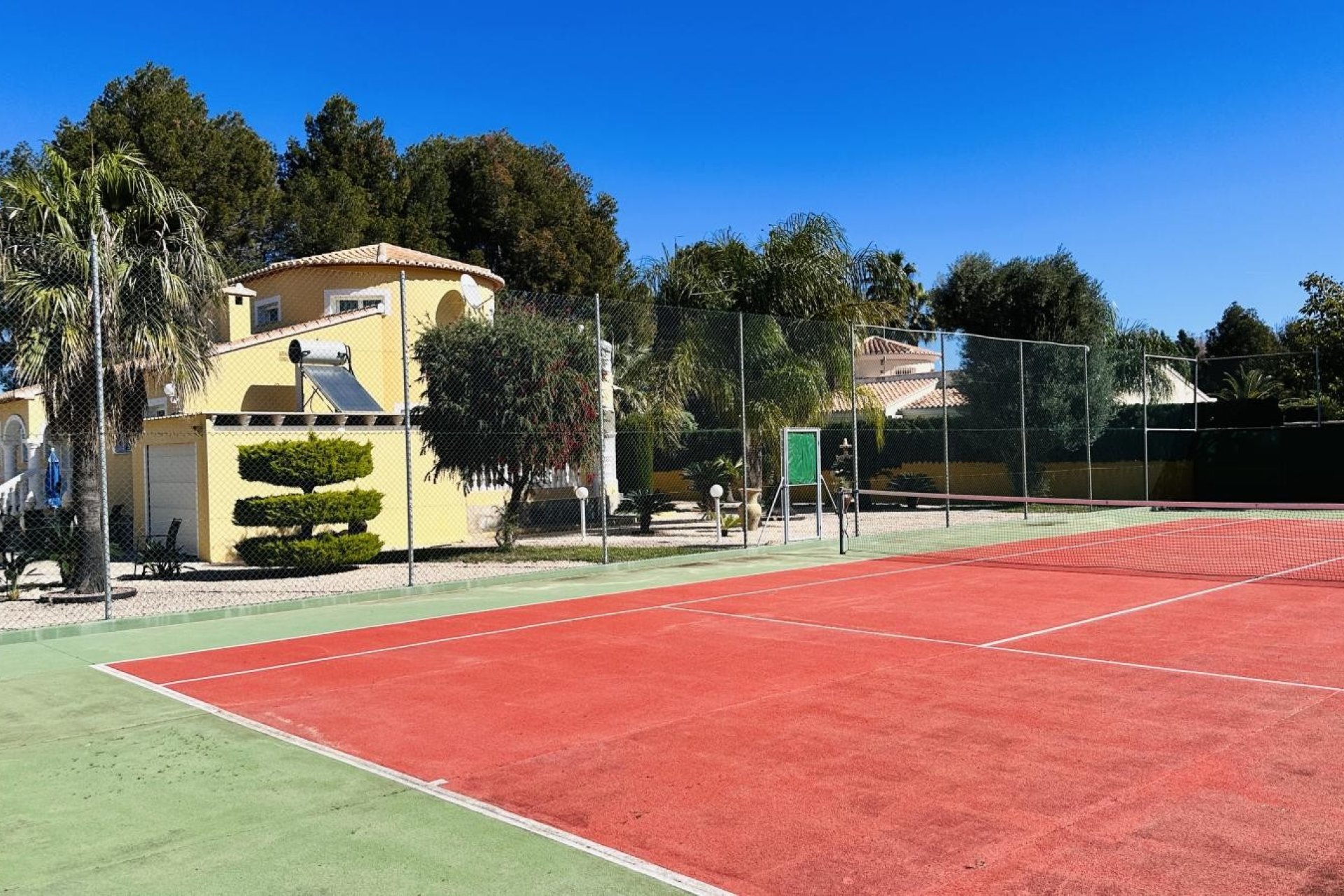 Resale - Villa - Denia