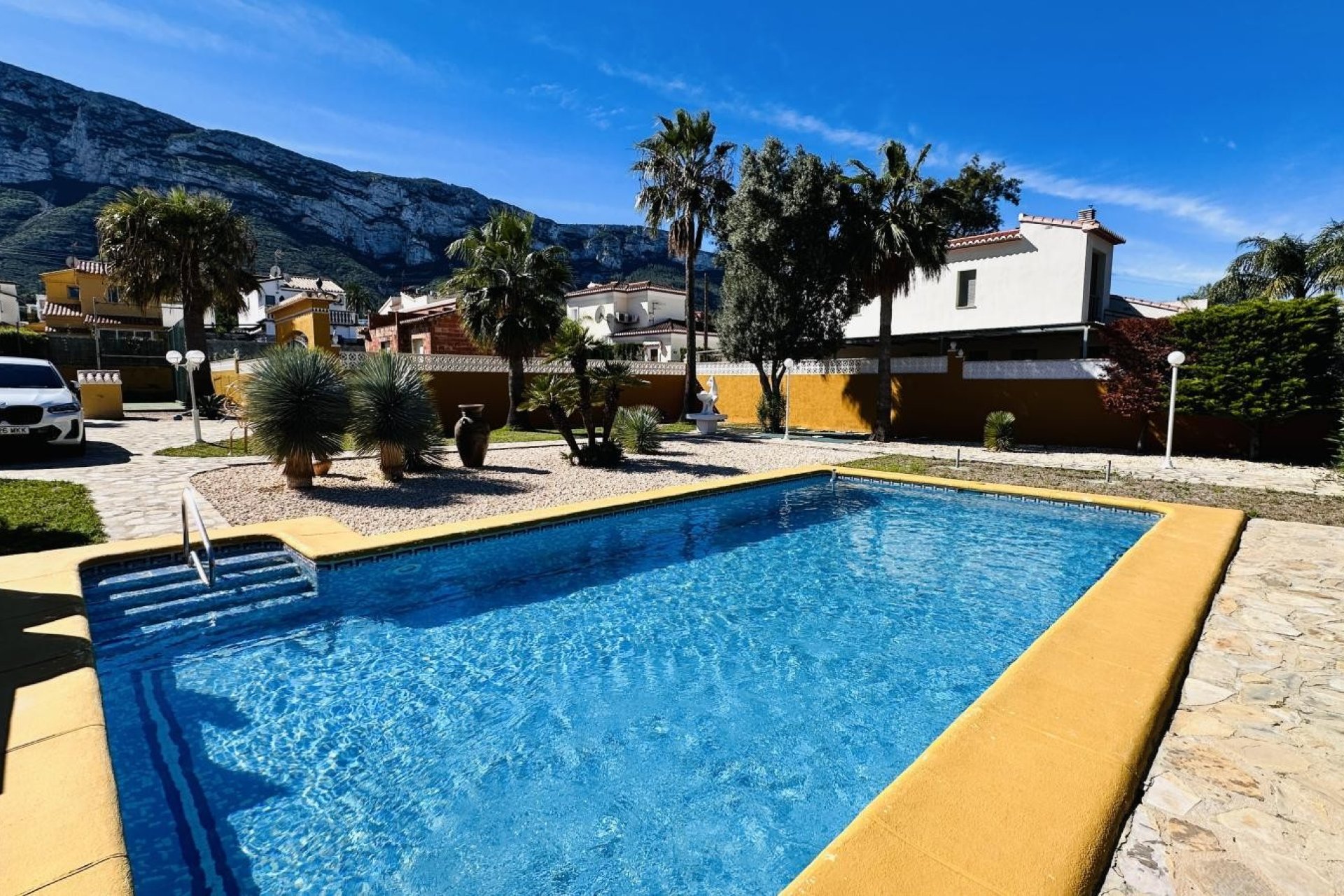 Resale - Villa - Denia