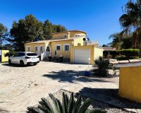 Resale - Villa - Denia