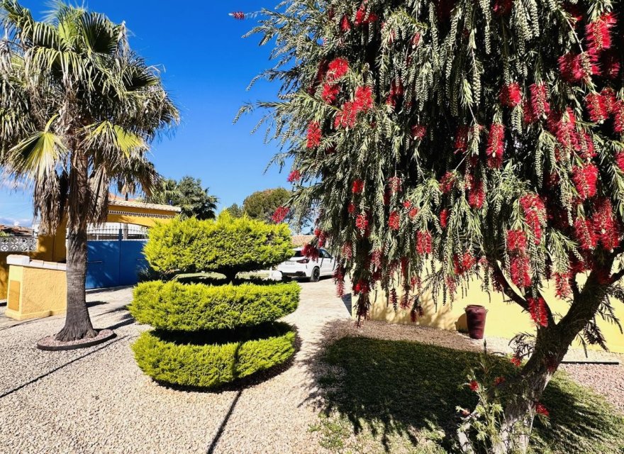 Resale - Villa - Denia