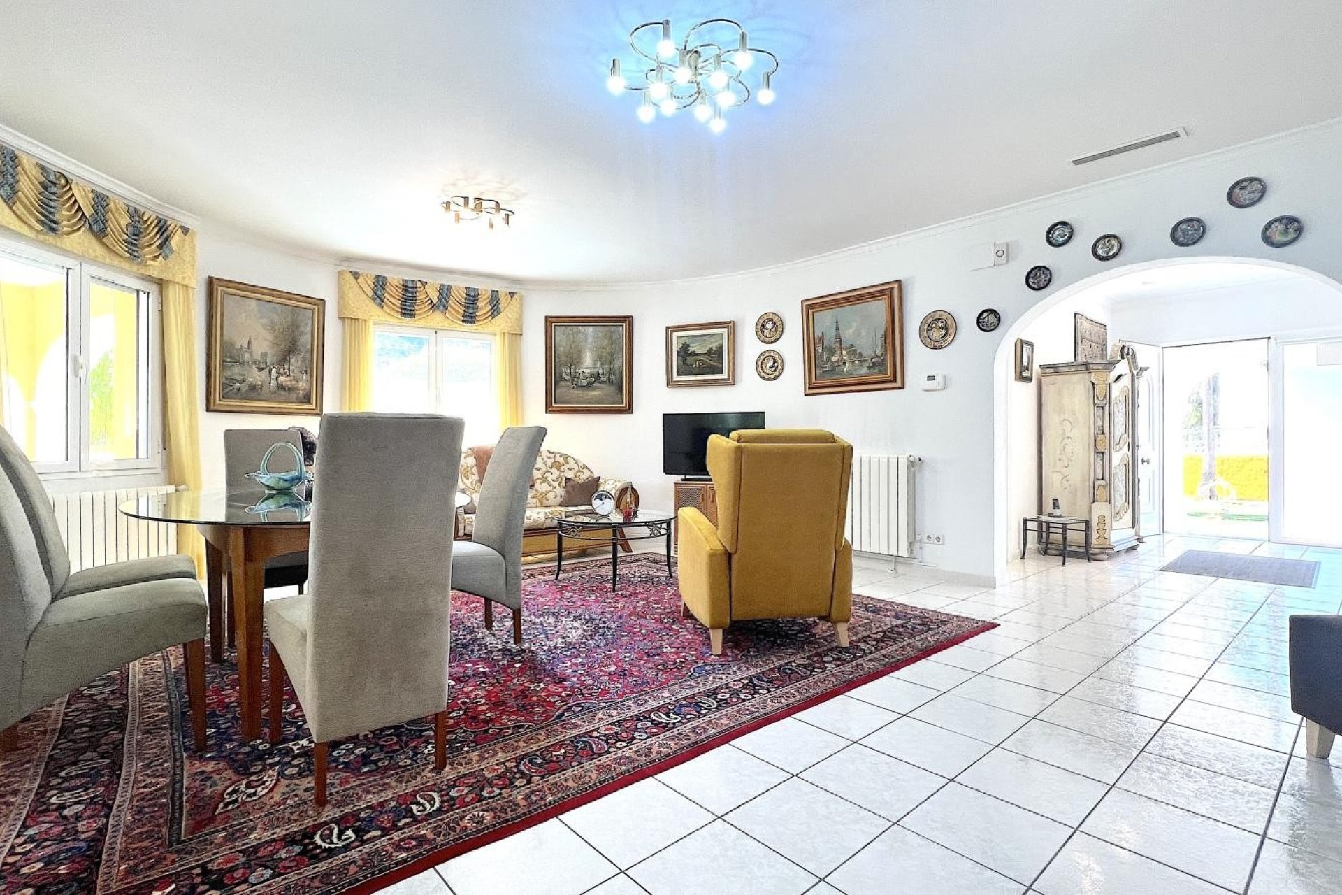 Resale - Villa - Denia