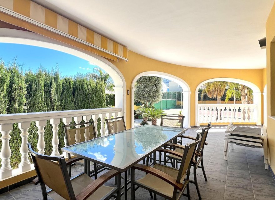 Resale - Villa - Denia