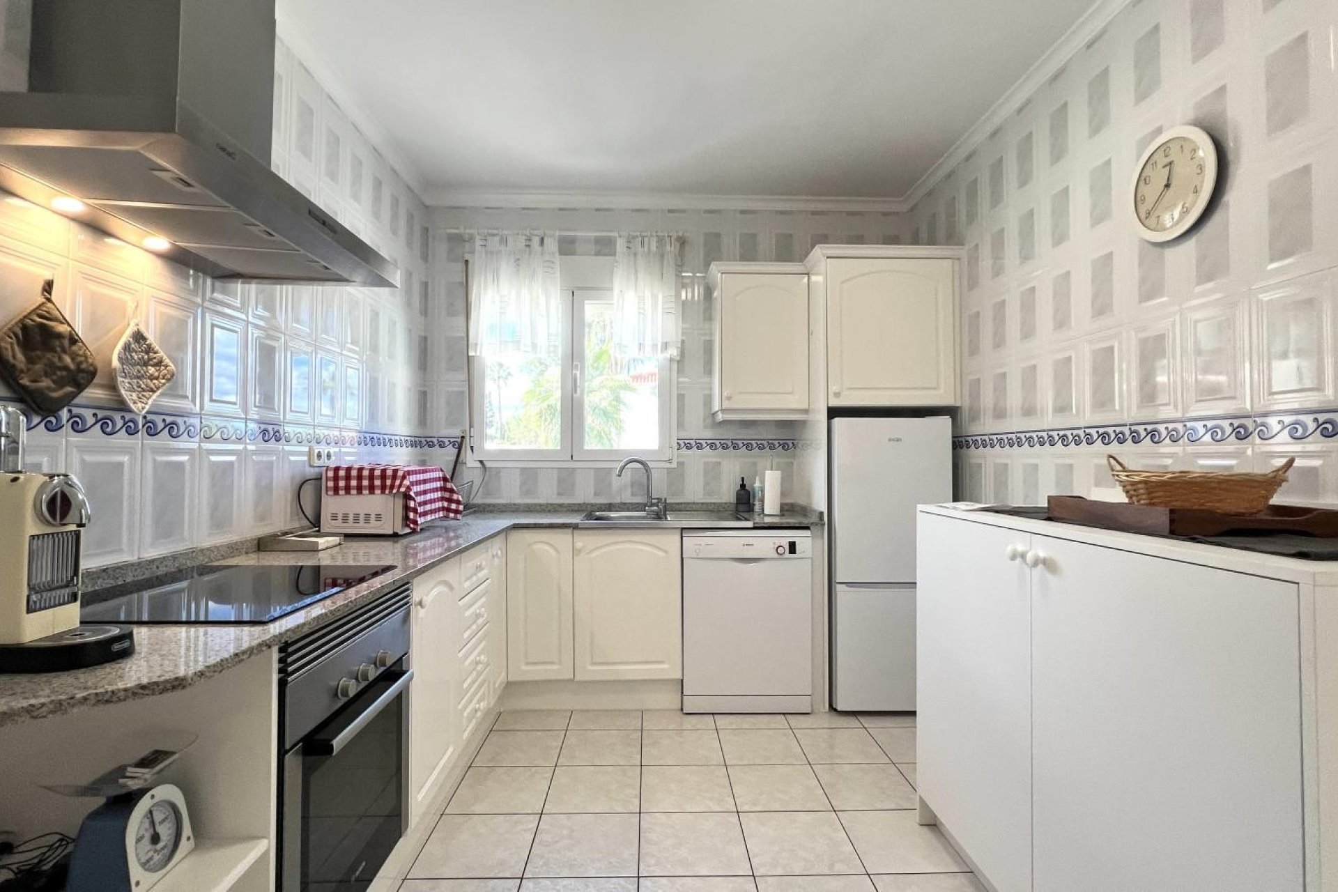 Resale - Villa - Denia