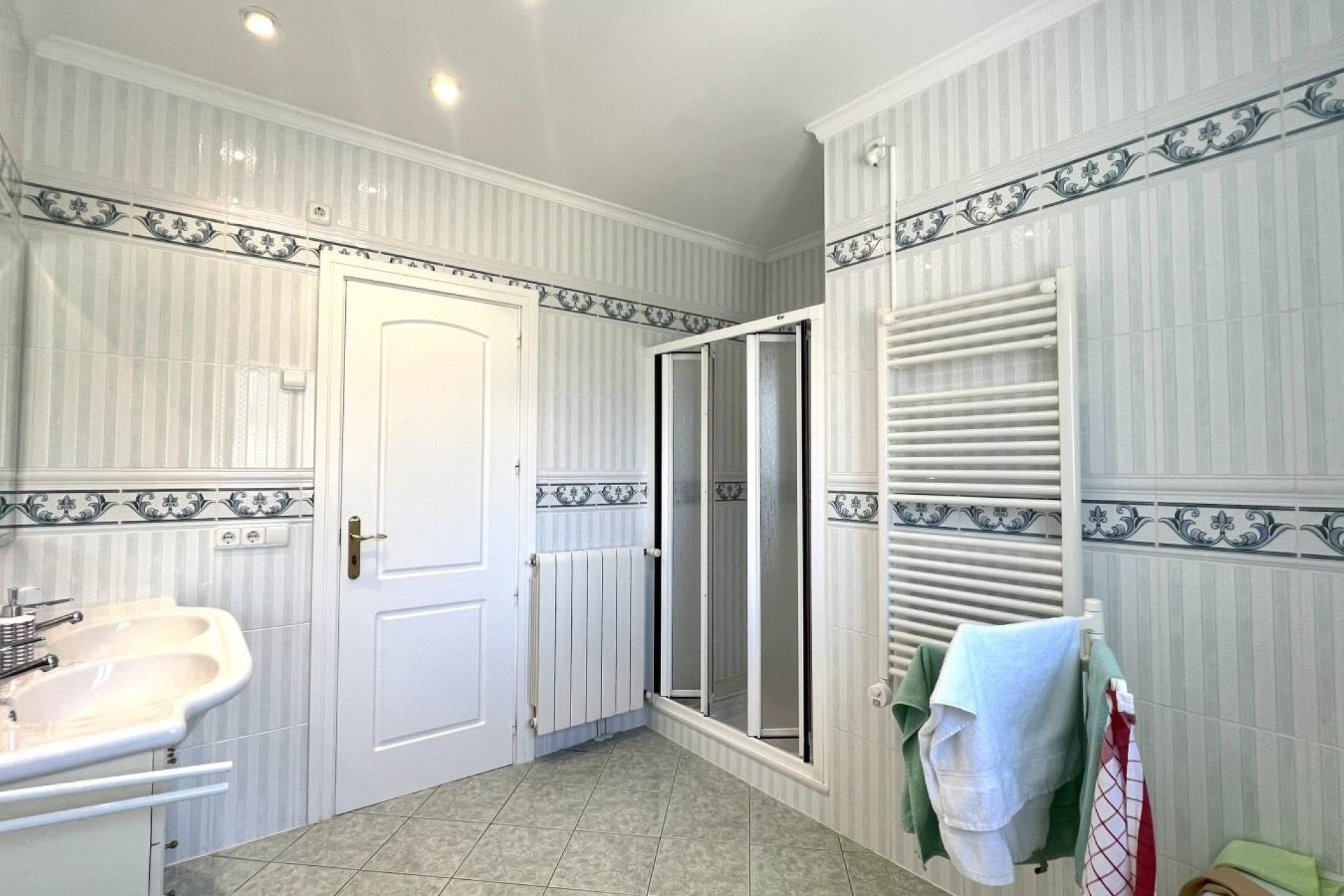 Resale - Villa - Denia