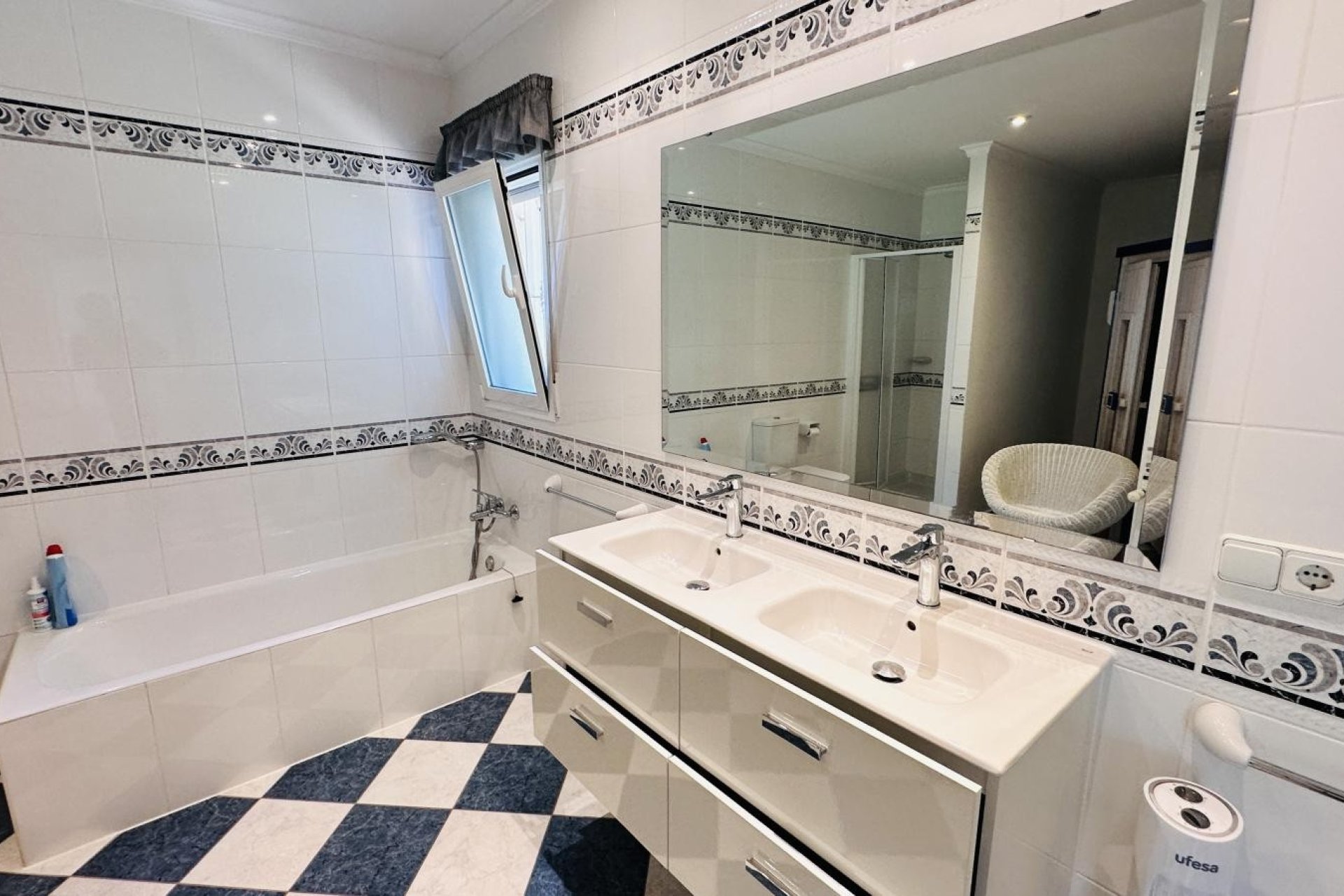 Resale - Villa - Denia