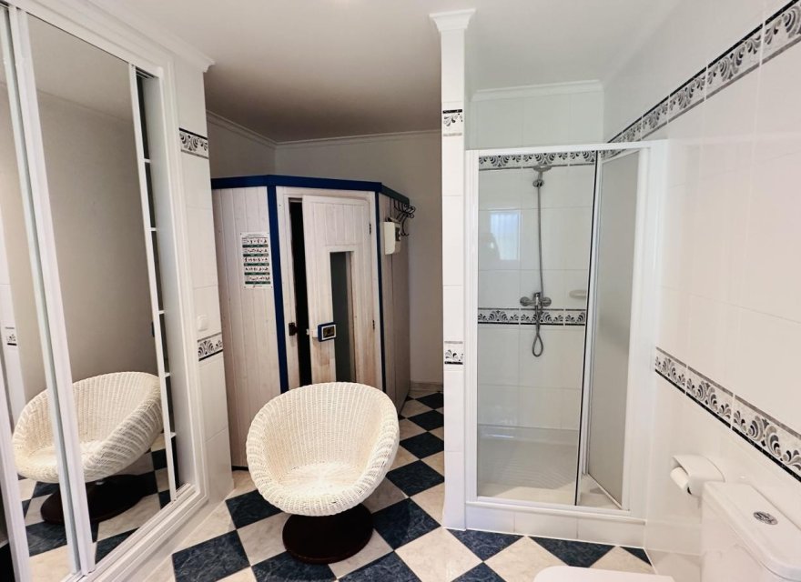 Resale - Villa - Denia