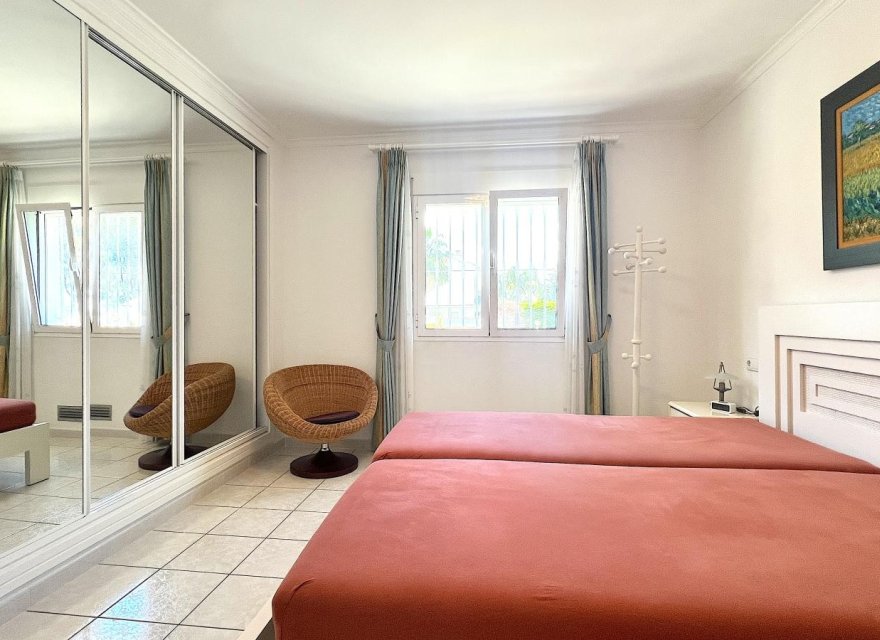 Resale - Villa - Denia