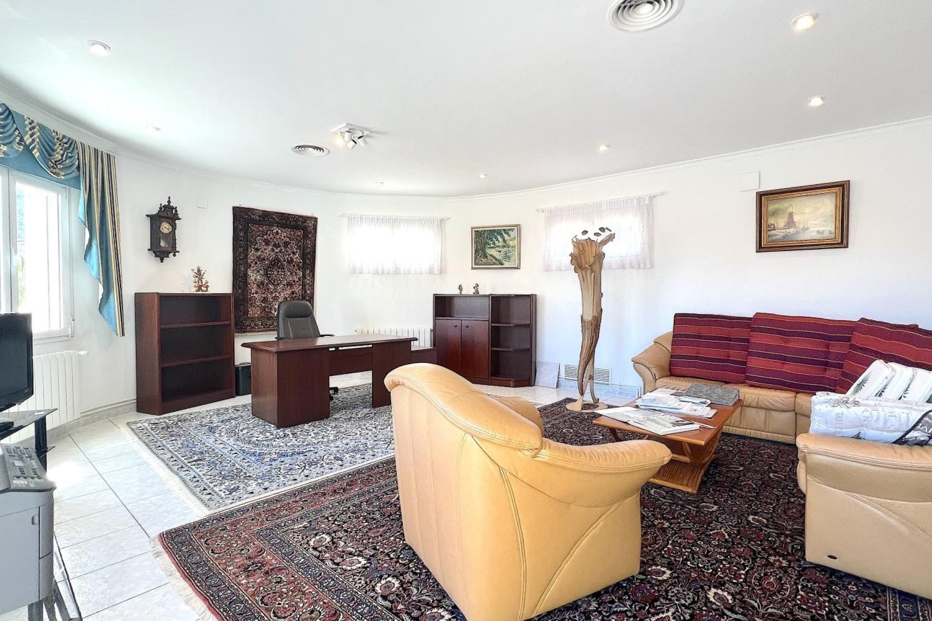 Resale - Villa - Denia