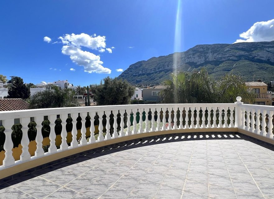 Resale - Villa - Denia