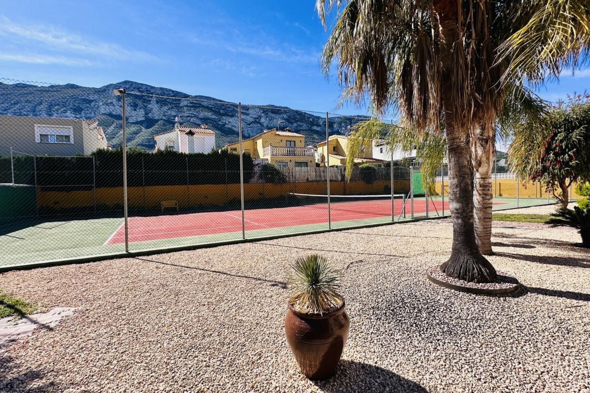 Resale - Villa - Denia