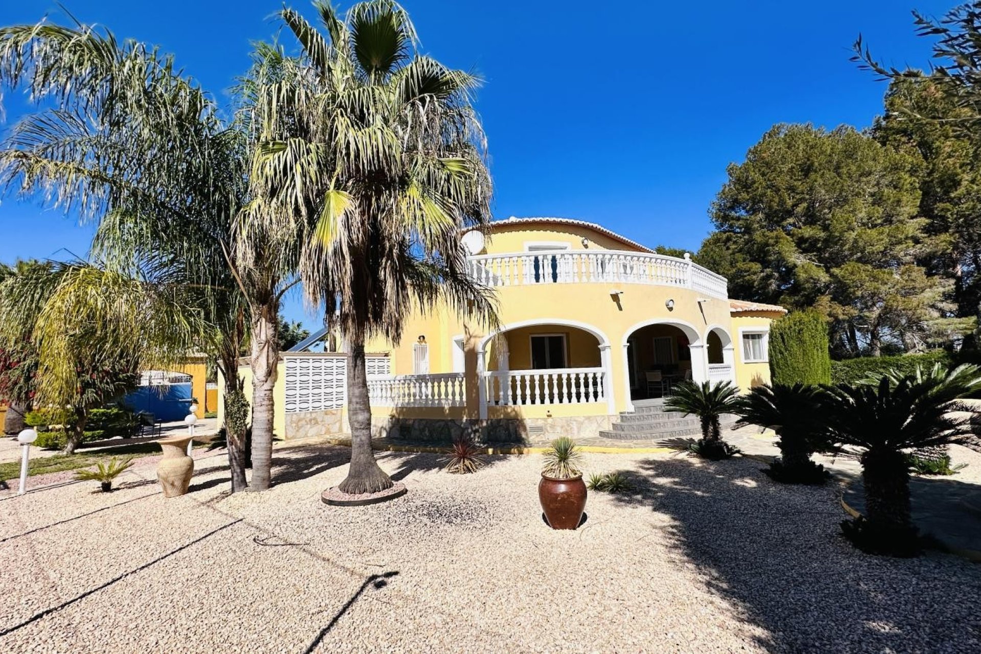 Resale - Villa - Denia
