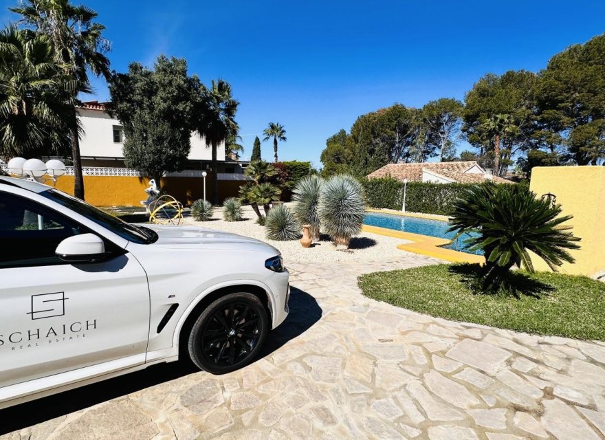 Resale - Villa - Denia