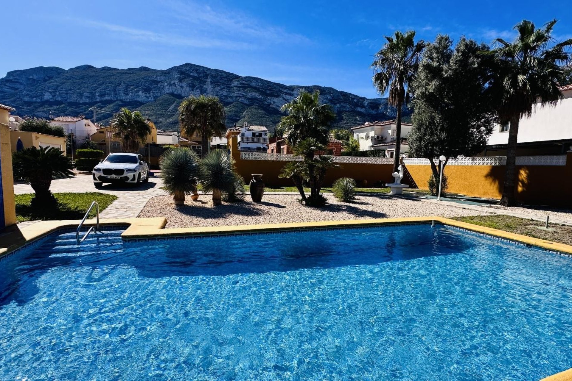 Resale - Villa - Denia