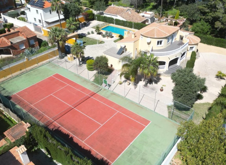 Resale - Villa - Denia