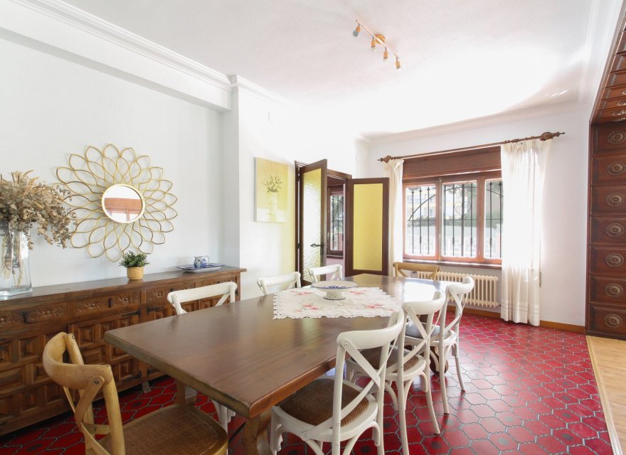 Resale - Villa - El Campello - Costa Blanca