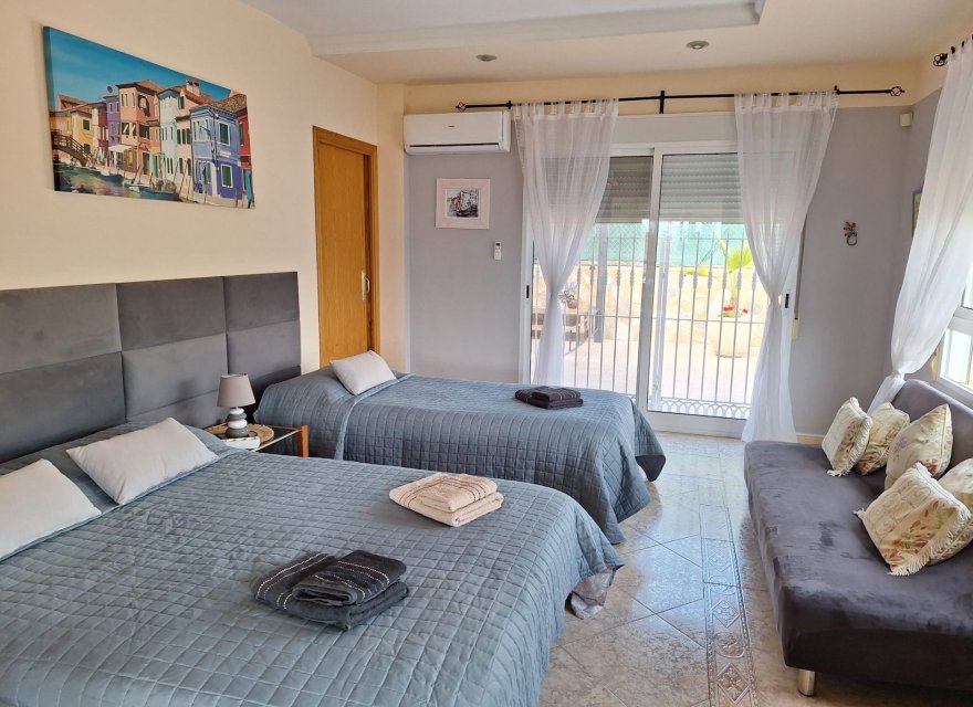 Resale - Villa - El Campello - Costa Blanca