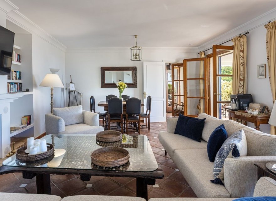 Resale - Villa - El Madroñal - Costa del Sol