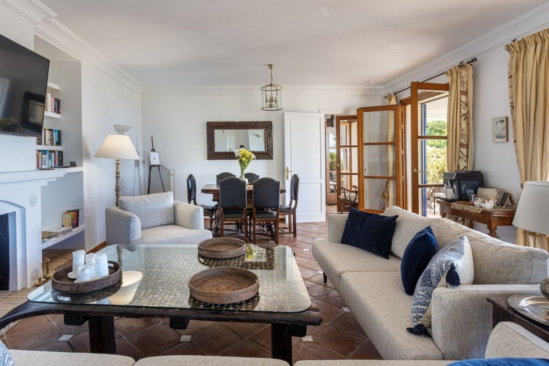 Resale - Villa - El Madroñal - Costa del Sol