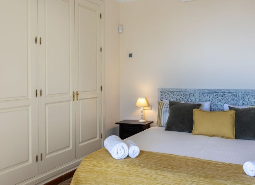 Resale - Villa - El Madroñal - Costa del Sol