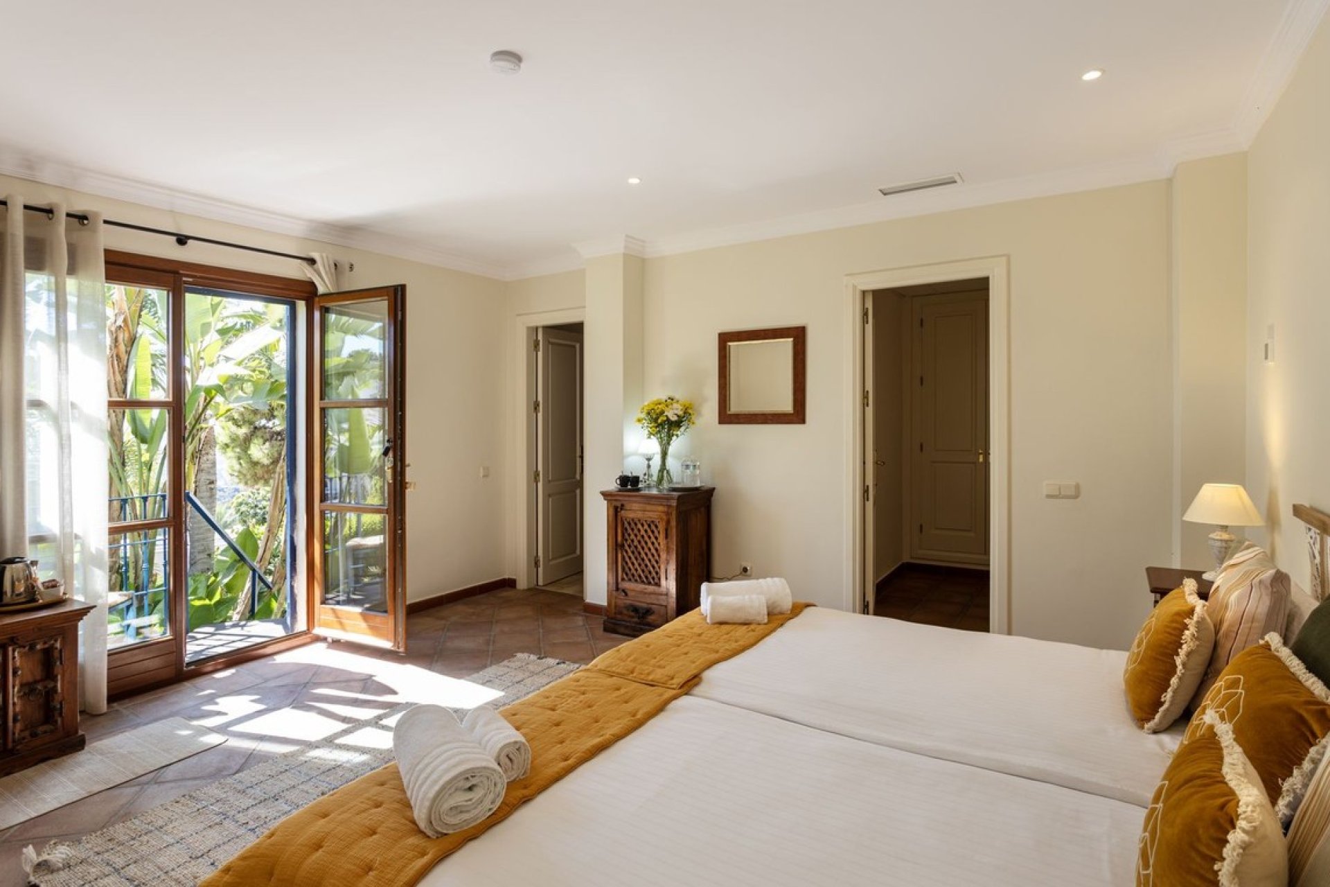 Resale - Villa - El Madroñal - Costa del Sol