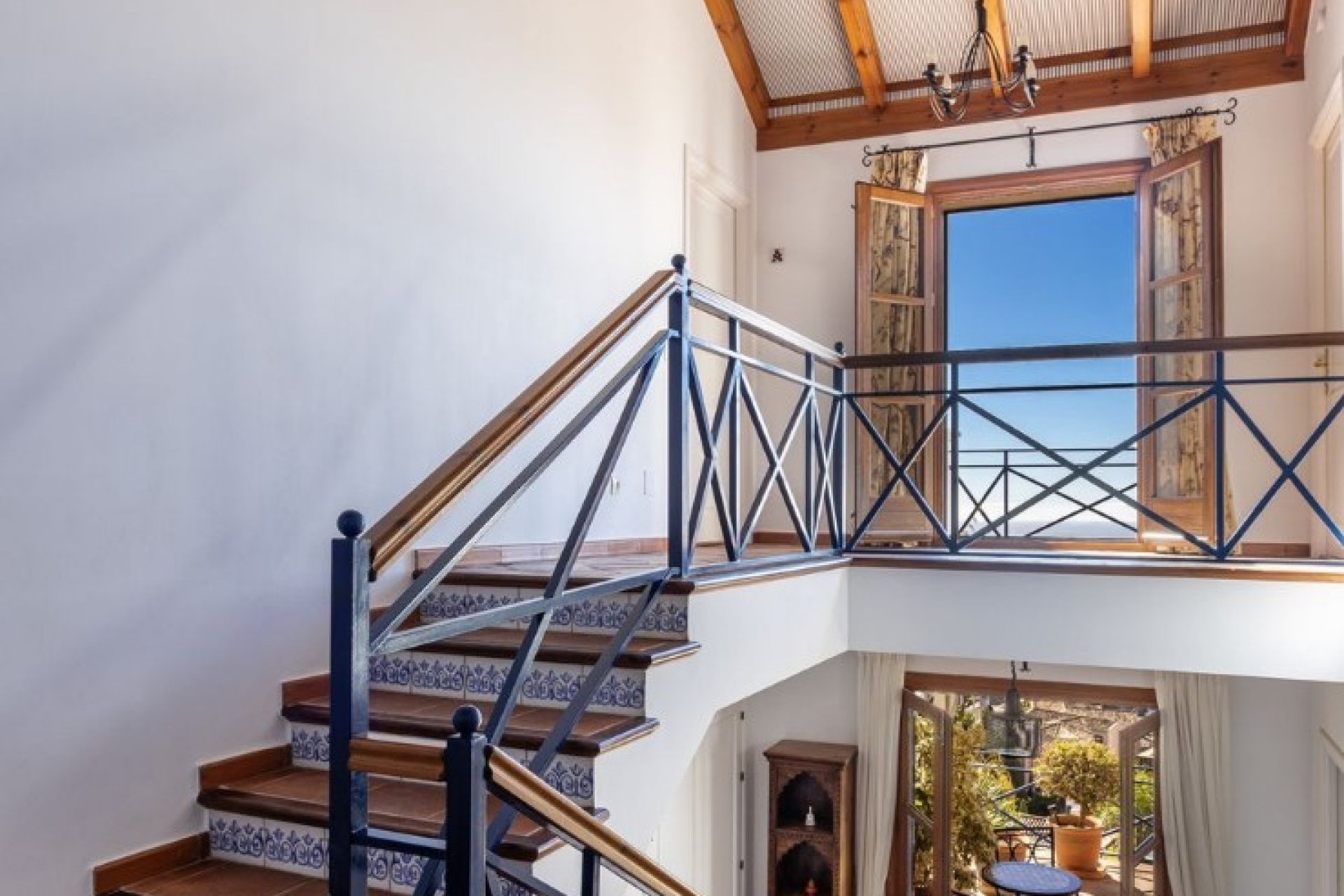 Resale - Villa - El Madroñal - Costa del Sol